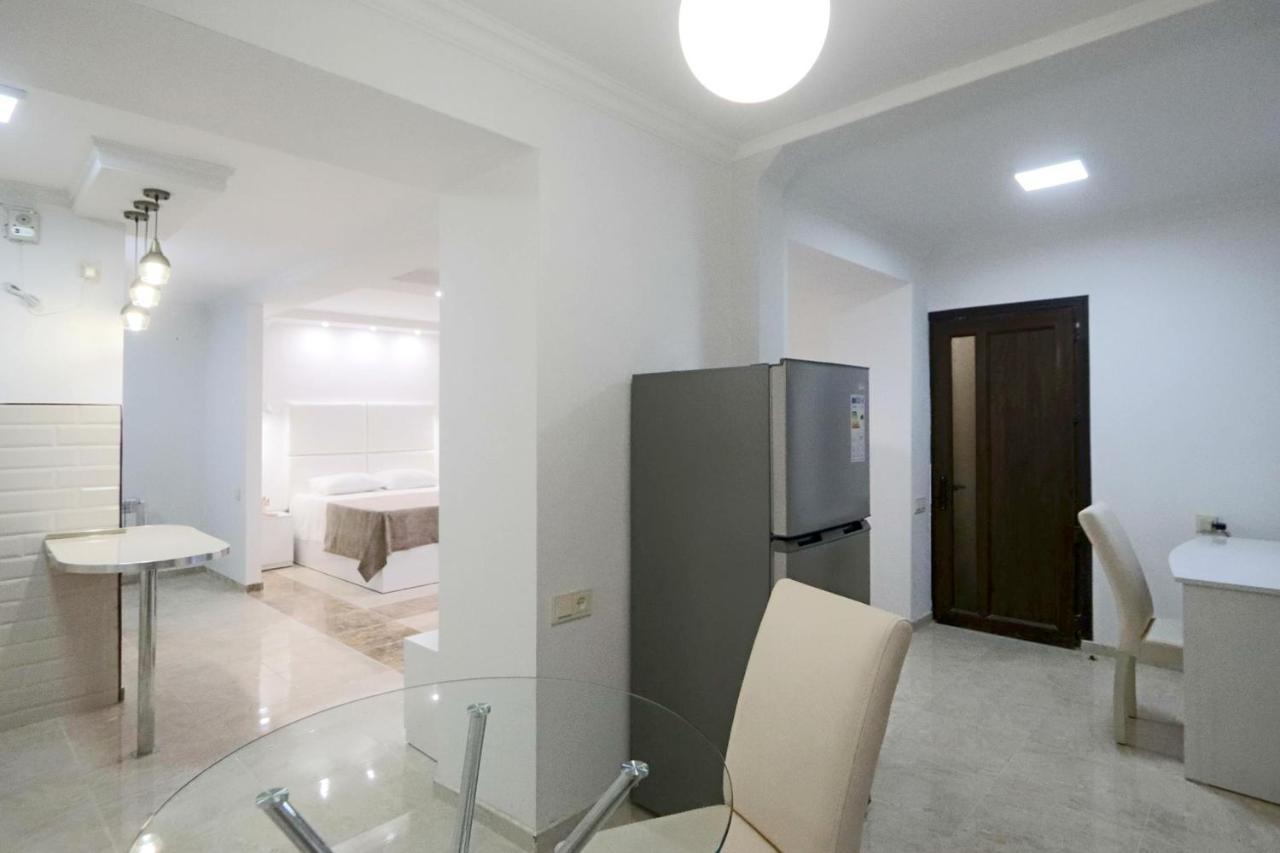 Appartment Lux, Komitas 26 耶烈万 外观 照片